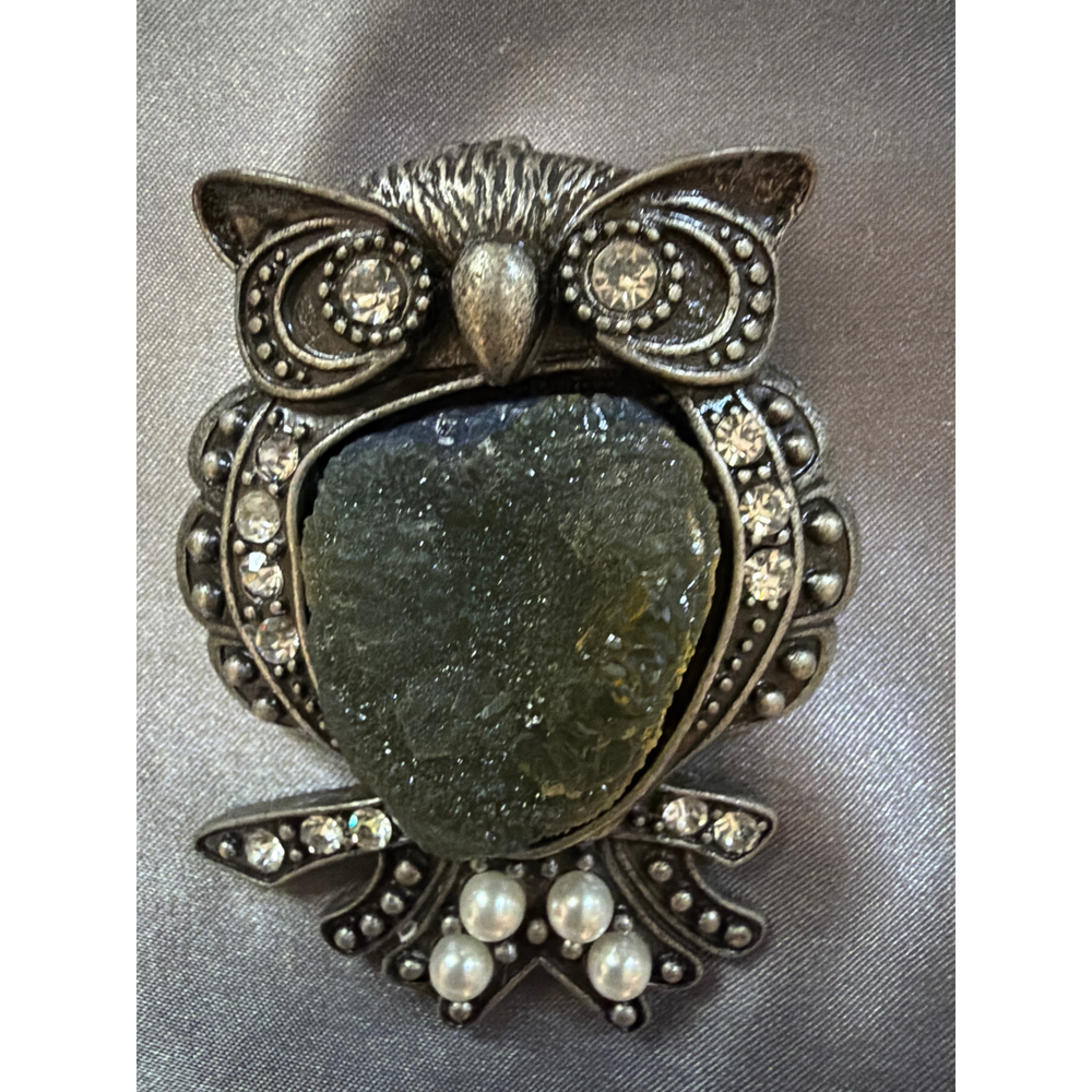 No label Owl Brooch with Rhinestones and Green Stone in Silver - Picture 1 of 2
